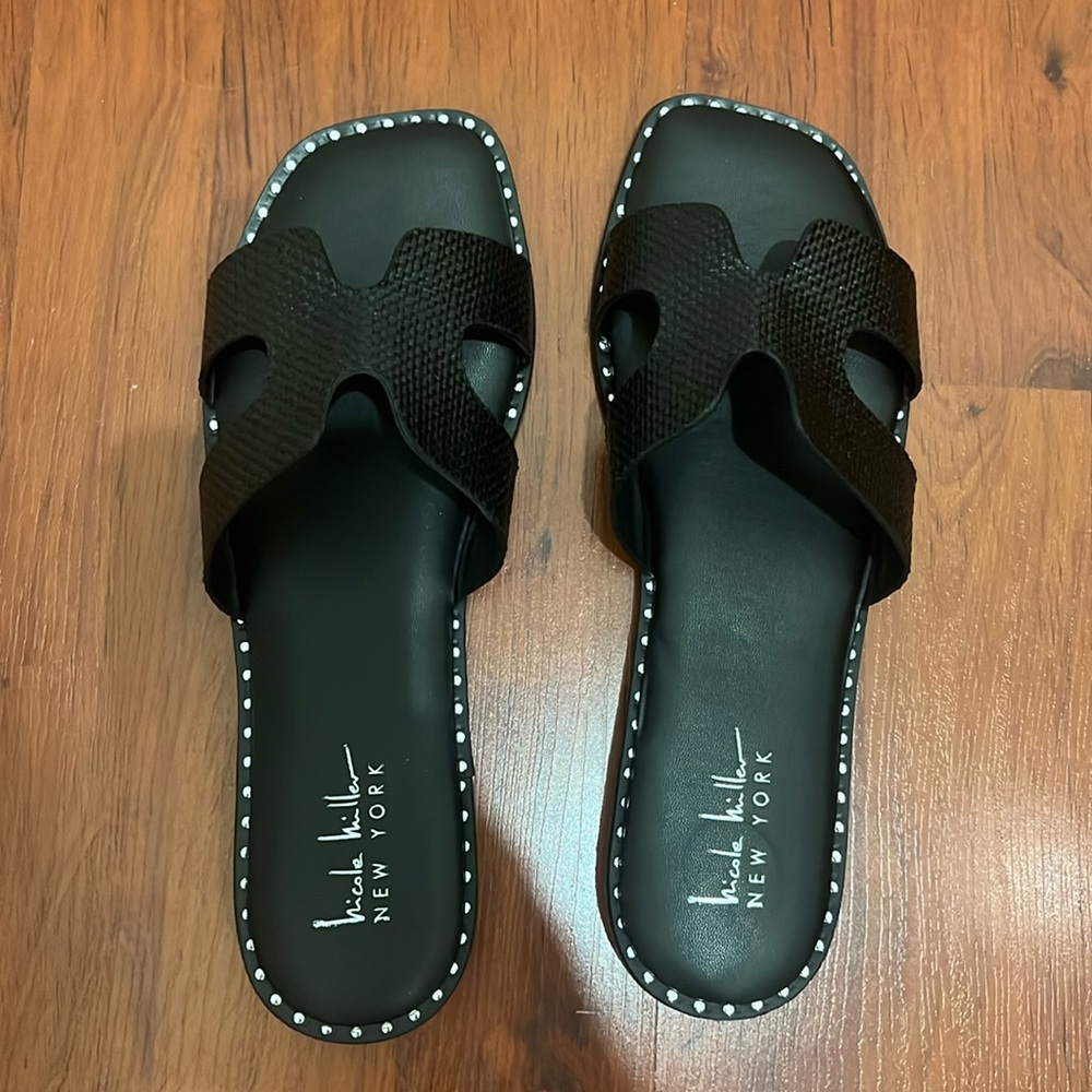 Nicole Miller flat sandals